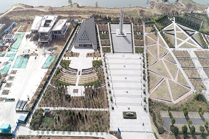 紀念廣場.jpg